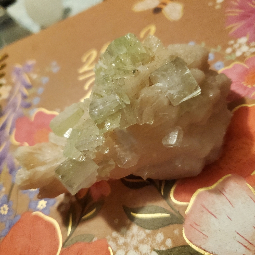 Stil bite Apophyllite cluster